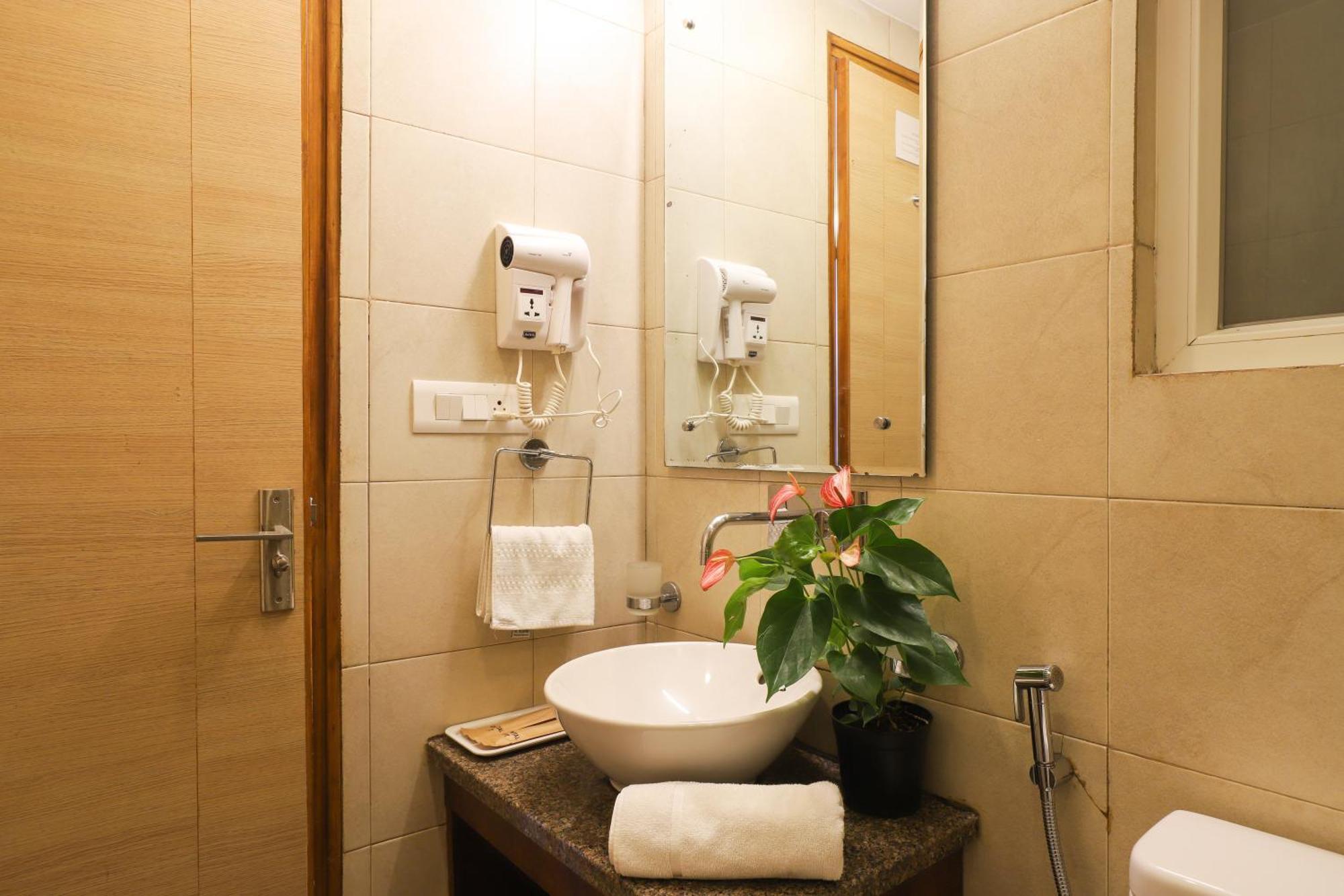 Veera Strand Park Serviced Apartments Near 卡兰古特 外观 照片